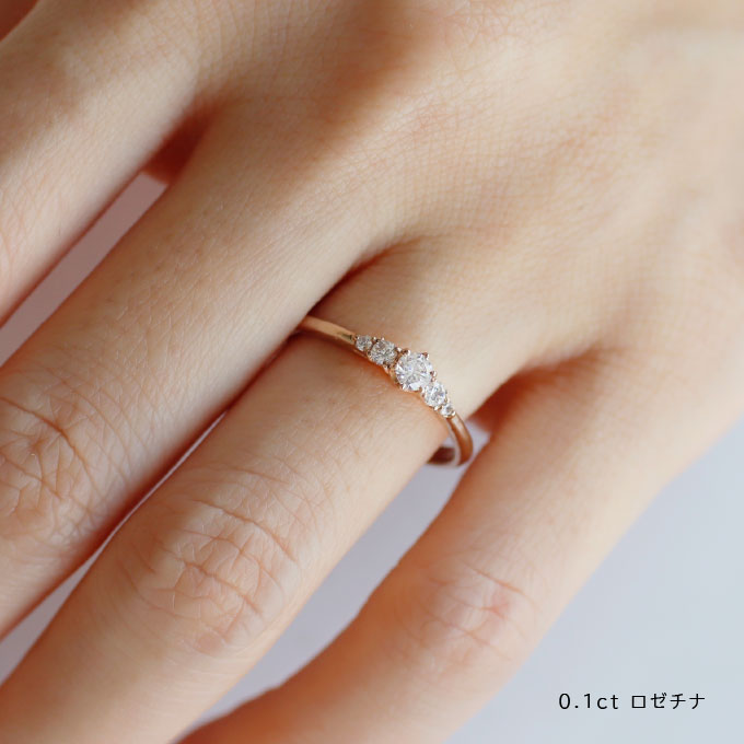 婚約指輪 華やぎ0.1ct ロゼチナ 着用画像