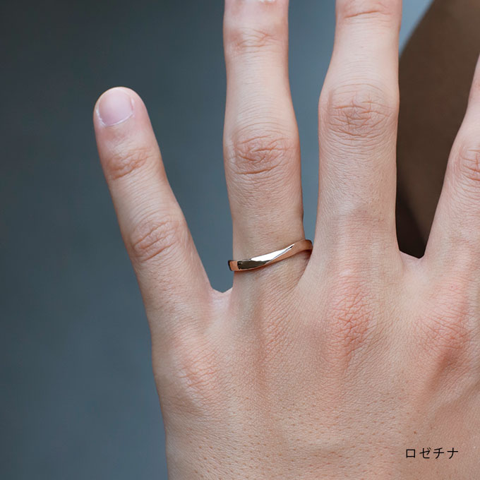結婚指輪そよ風 ロゼチナ 着用画像