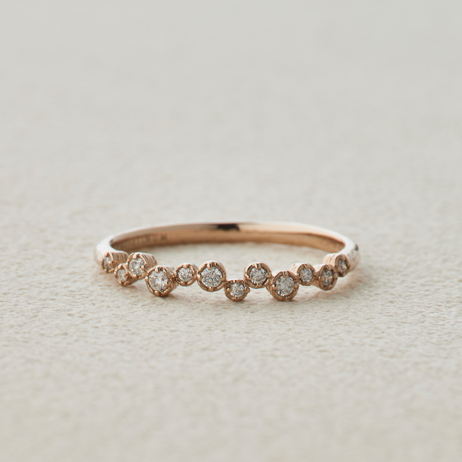 新作】ANNIVERSARY 重なりリング – 結婚指輪・婚約指輪・ジュエリー