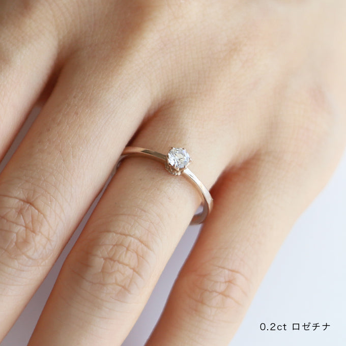 婚約指輪 誕生月花 ロゼチナ 着用画像