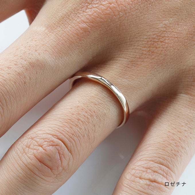 結婚指輪 ここち ロゼチナ 着用画像