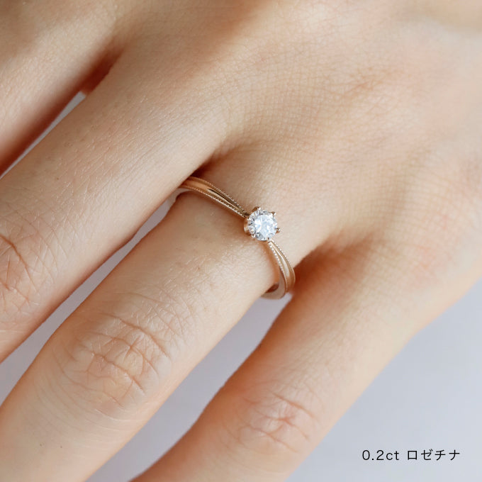 婚約指輪 結び目 ロゼチナ 着用画像