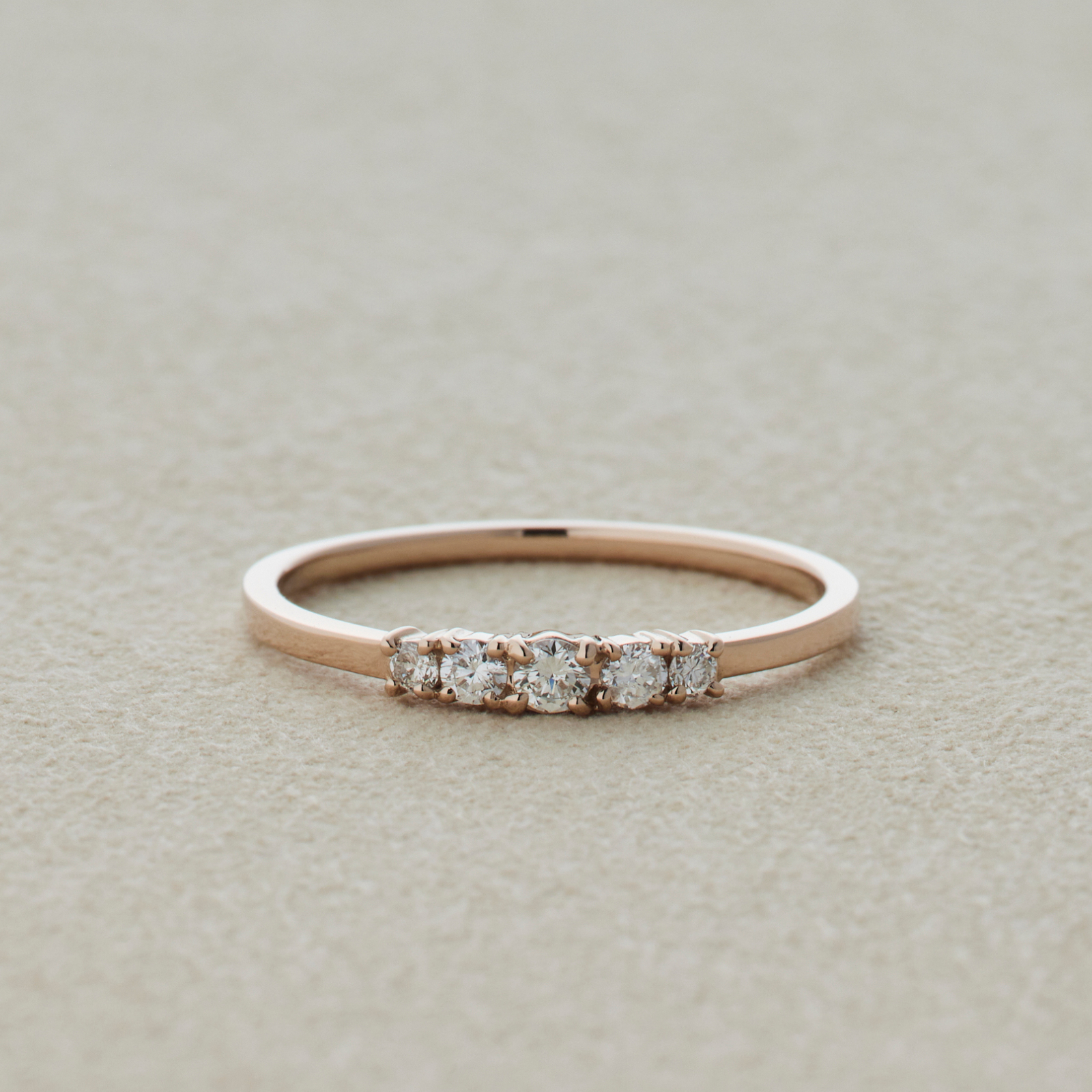 ANNIVERSARY ダイヤ5粒グラデーションリング– 結婚指輪・婚約 ANNIVERSARY ダイヤ5粒グラデーションリング– 結婚指輪・婚約