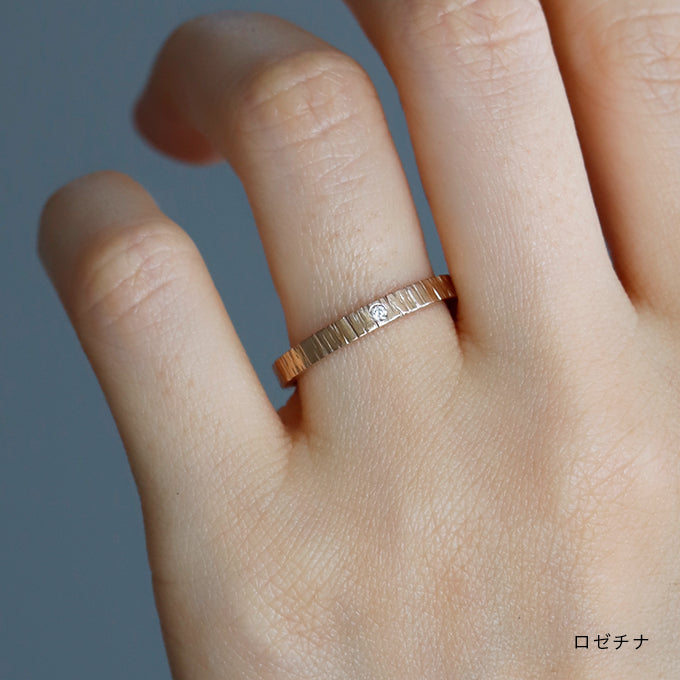 結婚指輪 誕生月木5月 ロゼチナ 着用画像