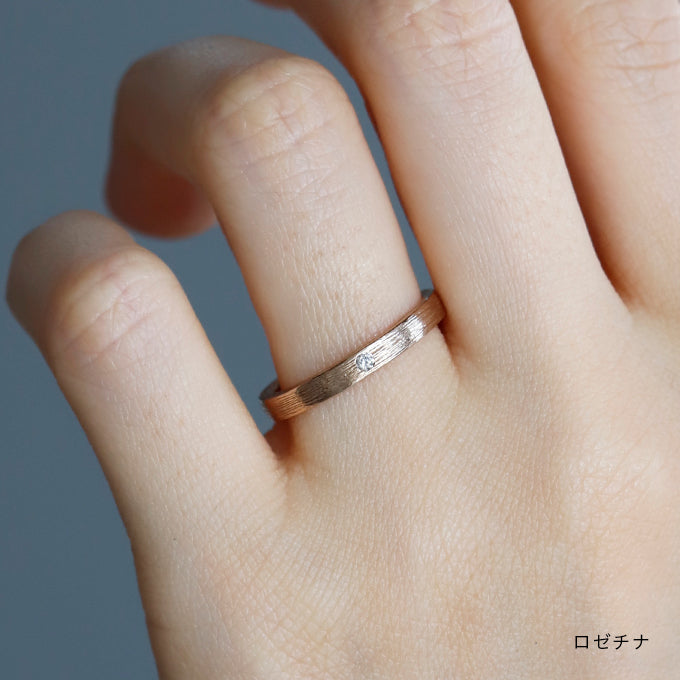 結婚指輪 誕生月木8月 ロゼチナ 着用画像