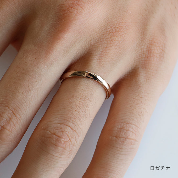 結婚指輪「SESERAGI」せせらぎ ロゼチナピンクゴールドリング着用画像