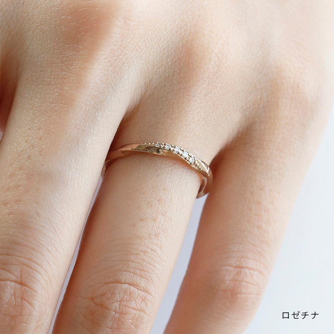 結婚指輪 しなやか ロゼチナ 着用画像
