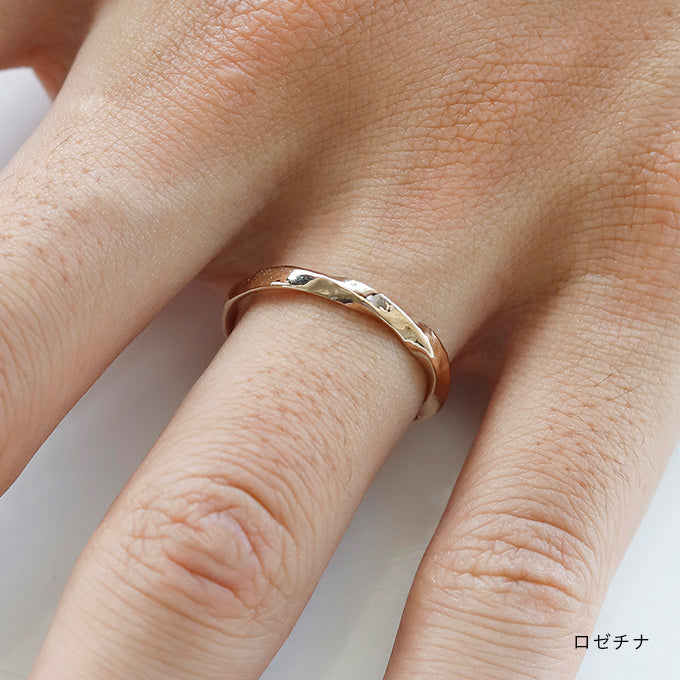 結婚指輪 しなやか ロゼチナ 着用画像