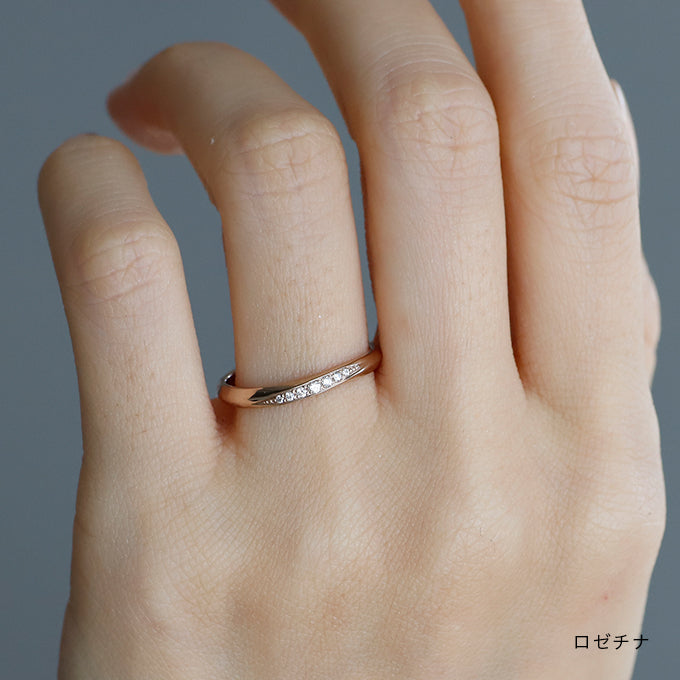 結婚指輪「YUTAKA」豊か ロゼチナピンクゴールドリング着用画像