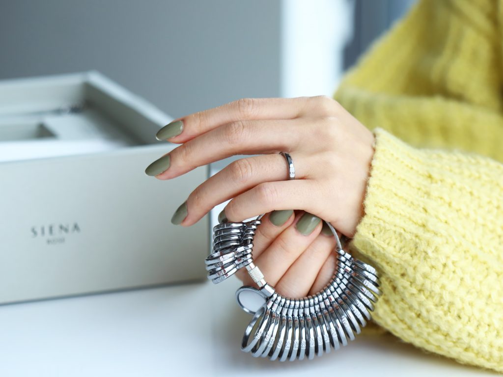 ブライダルリング購入時のサイズ選びの不安を解決！