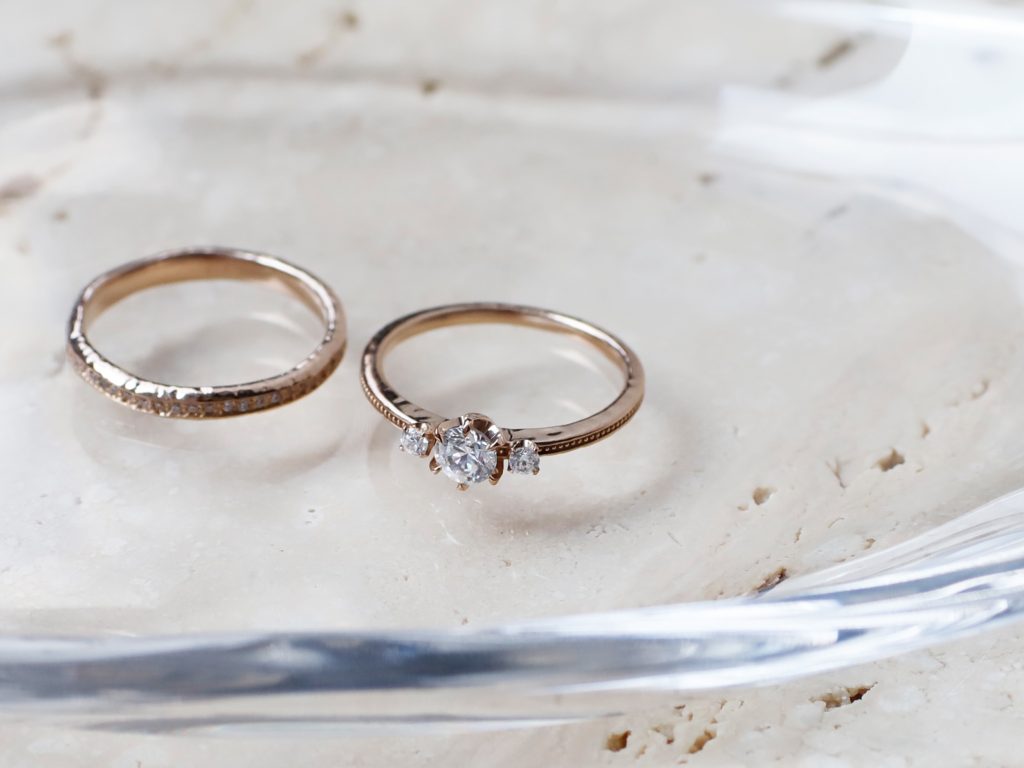 大切な結婚指輪をメンテナンス。自宅にあるものでできる簡単お手入れ方法。