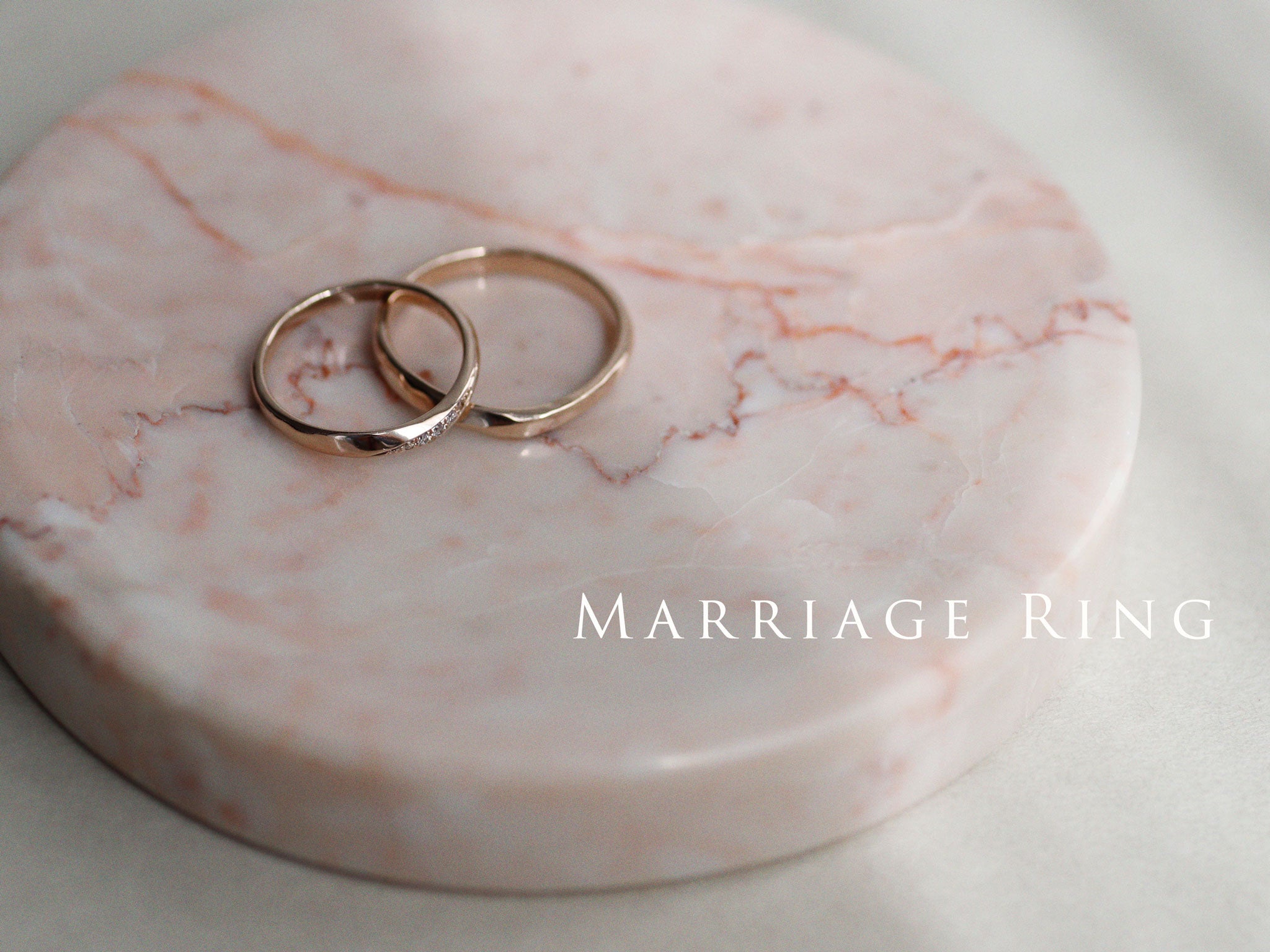 結婚指輪におすすめの素材とは？一生愛用できるおすすめデザインもご紹介