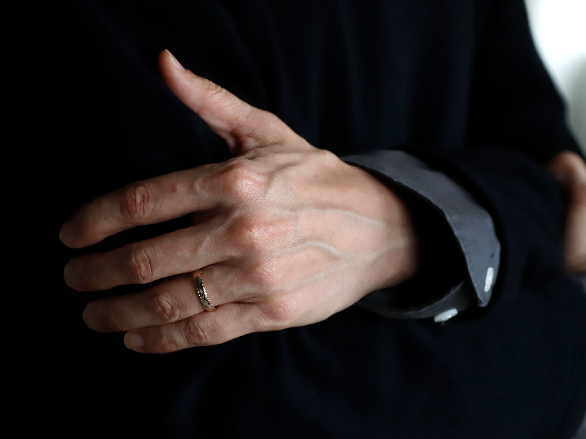 男性におすすめの素材（ピンクゴールドのようなロゼチナ）