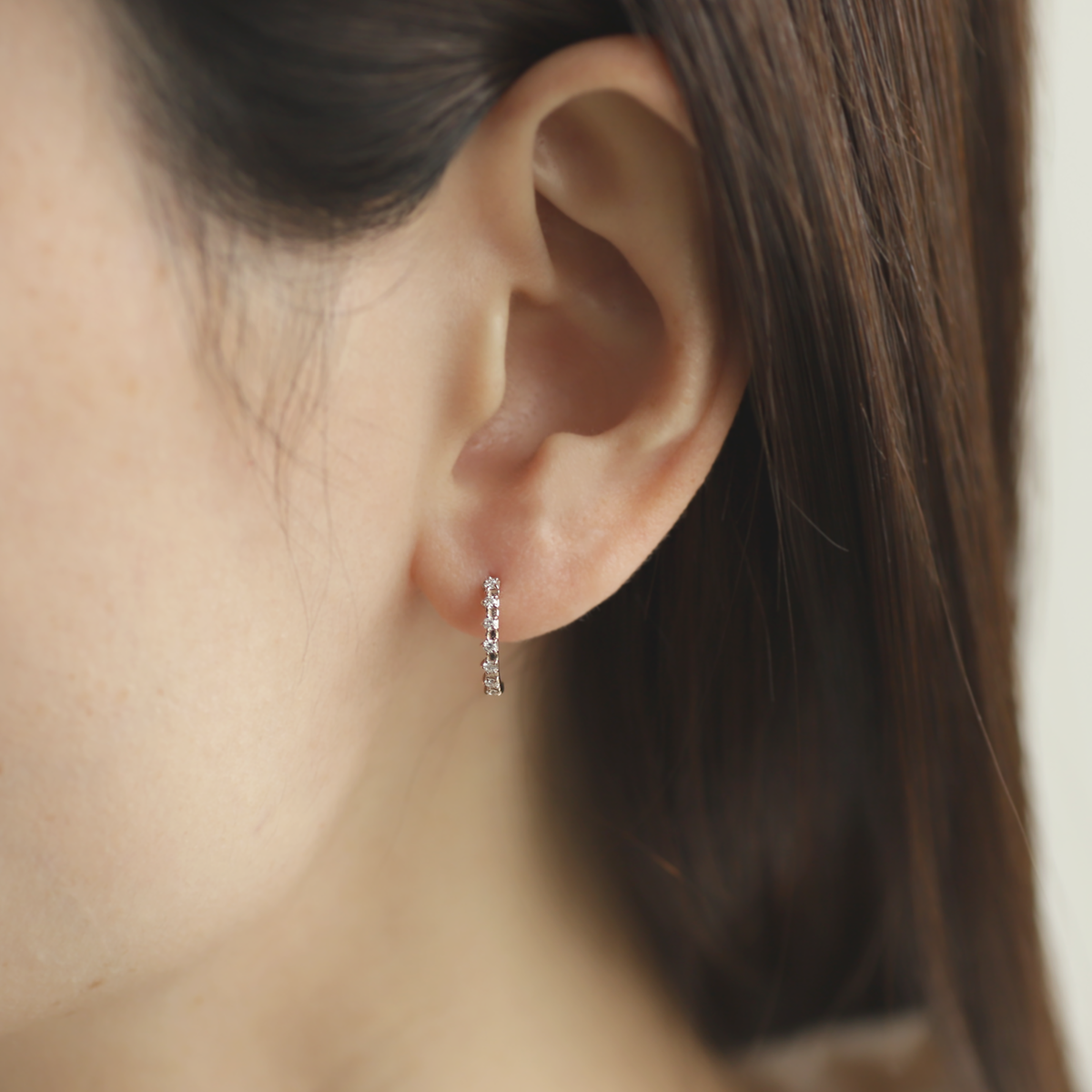 新作】ANNIVERSARY 7粒ダイヤピアス